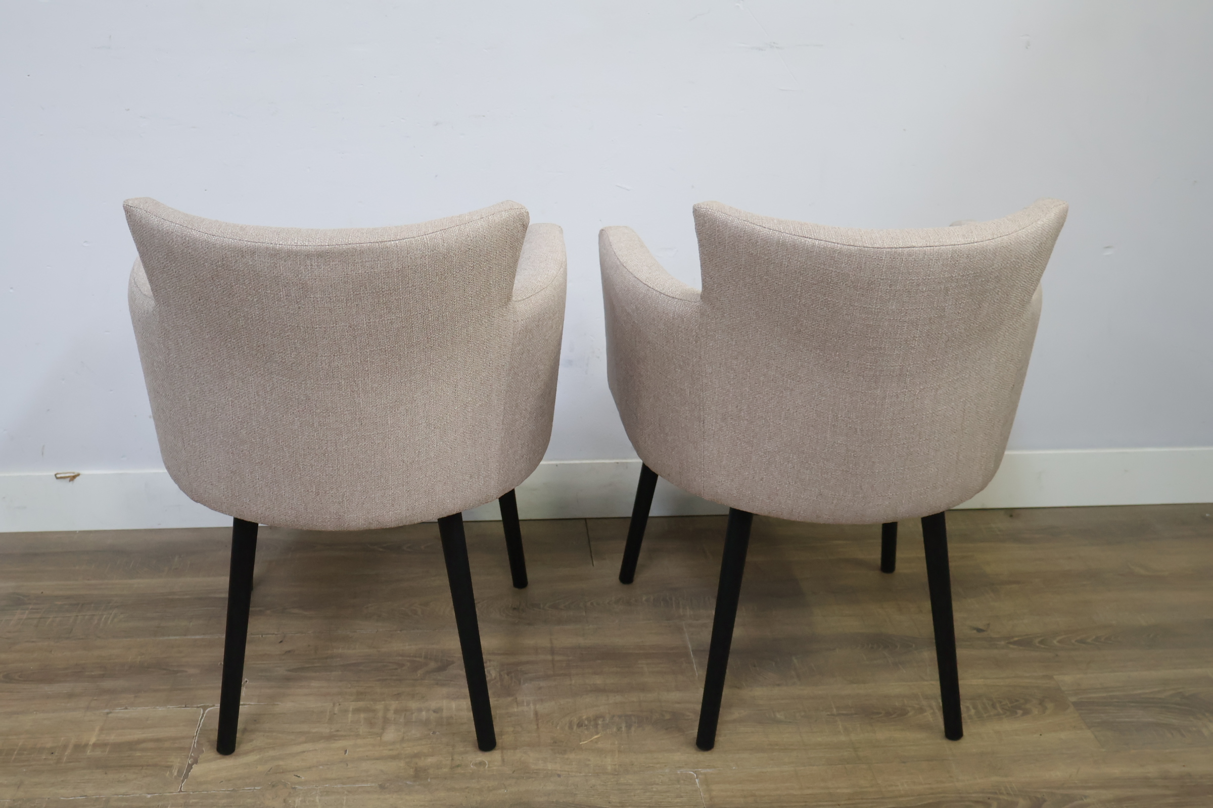 Set van 2 keurige beige fauteuils – foto 5 – kavel bij GSD Auctions, Zoeterwoude