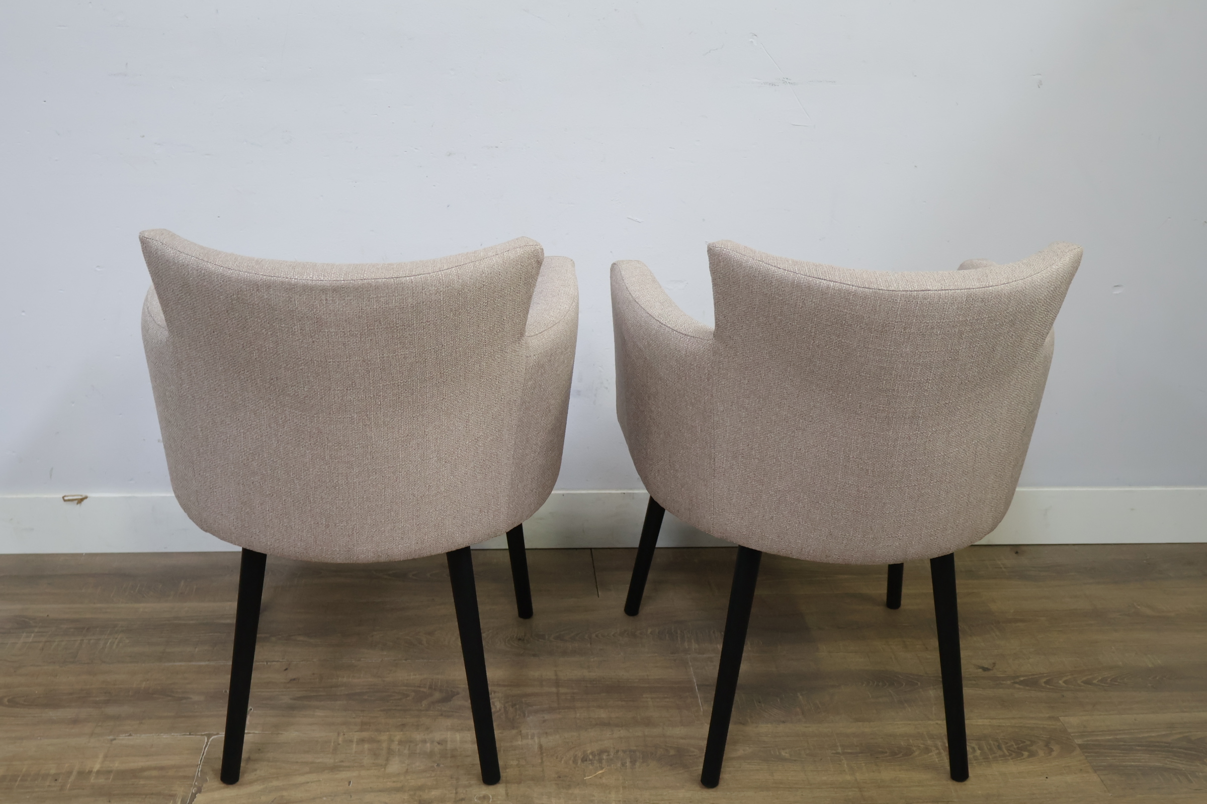Set van 2 keurige beige fauteuils – foto 6 – kavel bij GSD Auctions, Zoeterwoude