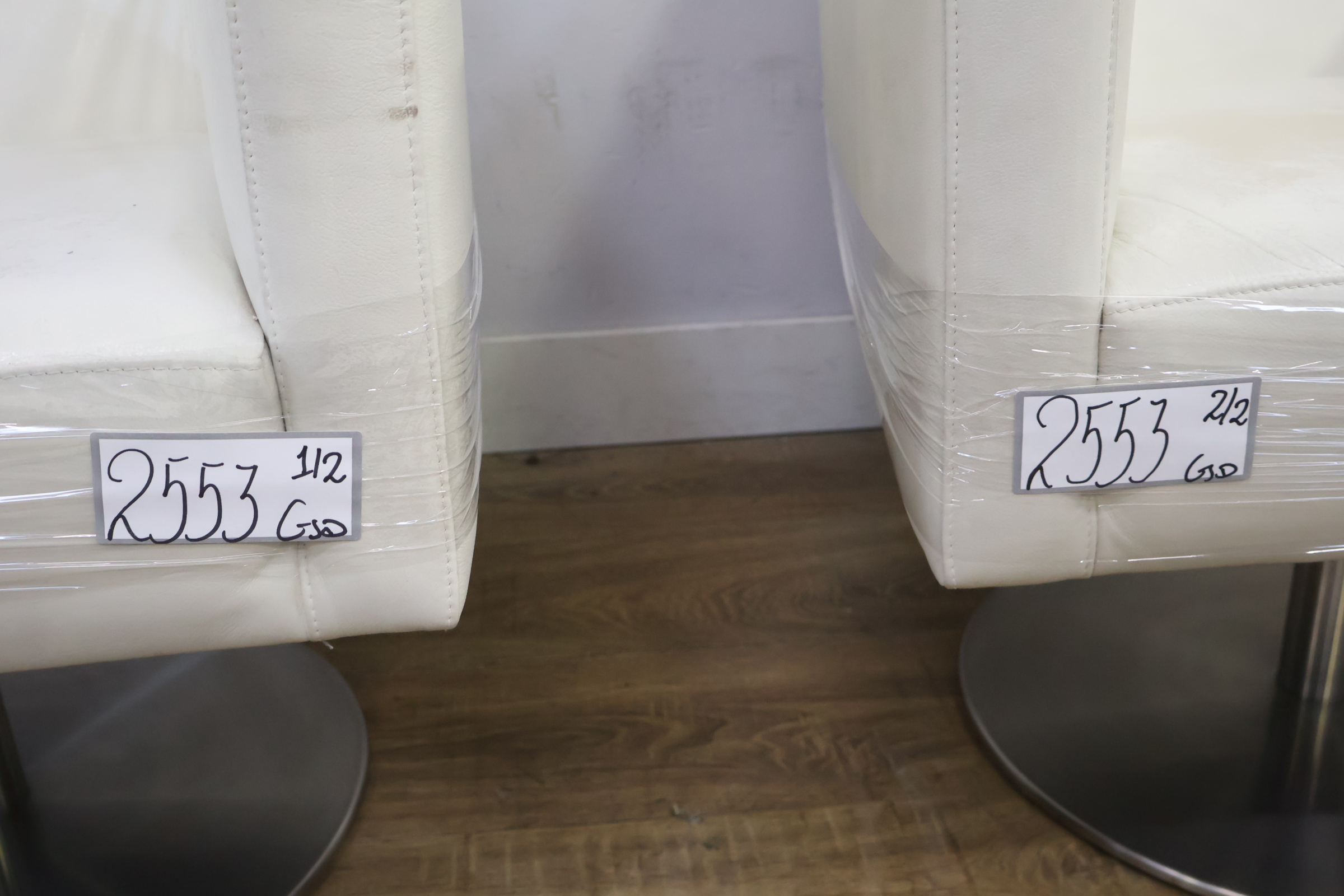 Set van 2 Lederen draaifauteuils - Crack by Machalke – foto 20 – kavel bij GSD Auctions, Zoeterwoude