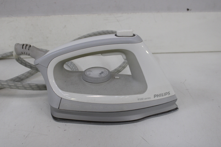 Stoomstrijkijzer met waterreservoir Philips – foto 10 – kavel bij GSD Auctions, Zoeterwoude