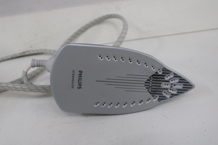 Stoomstrijkijzer met waterreservoir Philips – foto 12 – kavel bij GSD Auctions, Zoeterwoude