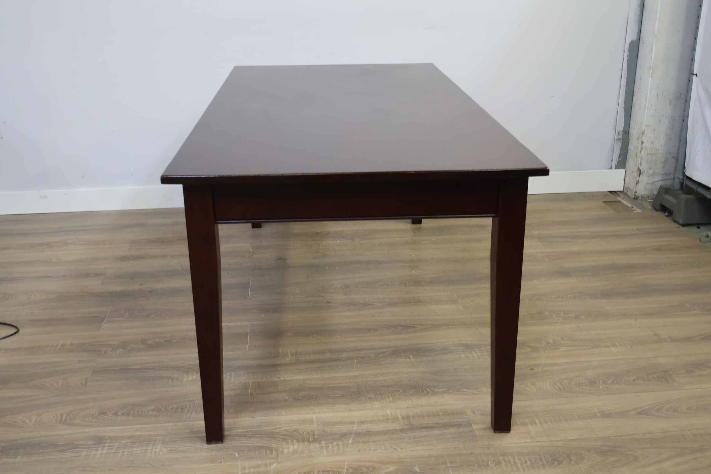 Houten eetkamertafel - 180 cm – foto 4 – kavel bij GSD Auctions, Zoeterwoude
