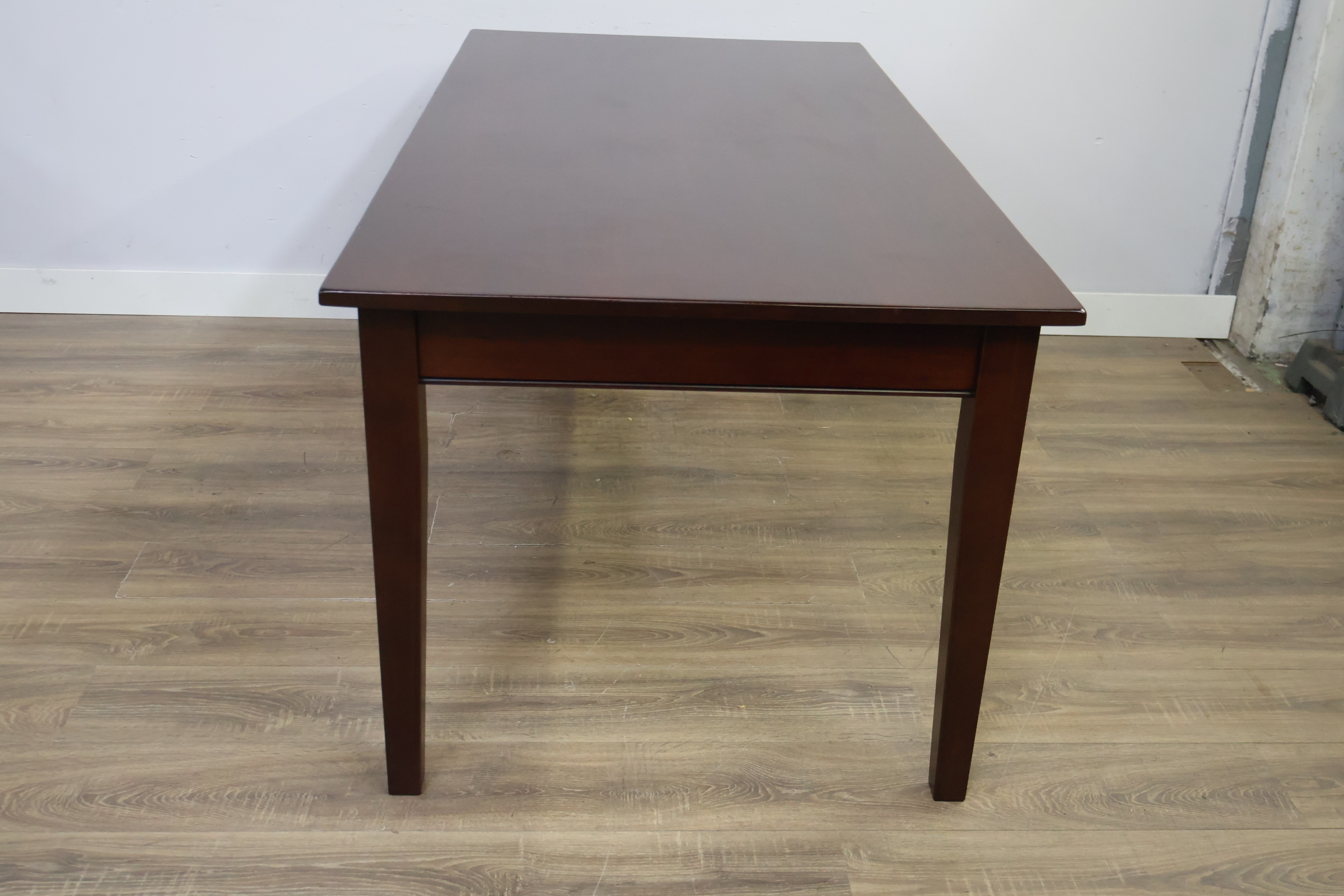 Houten eetkamertafel - 180 cm – foto 9 – kavel bij GSD Auctions, Zoeterwoude