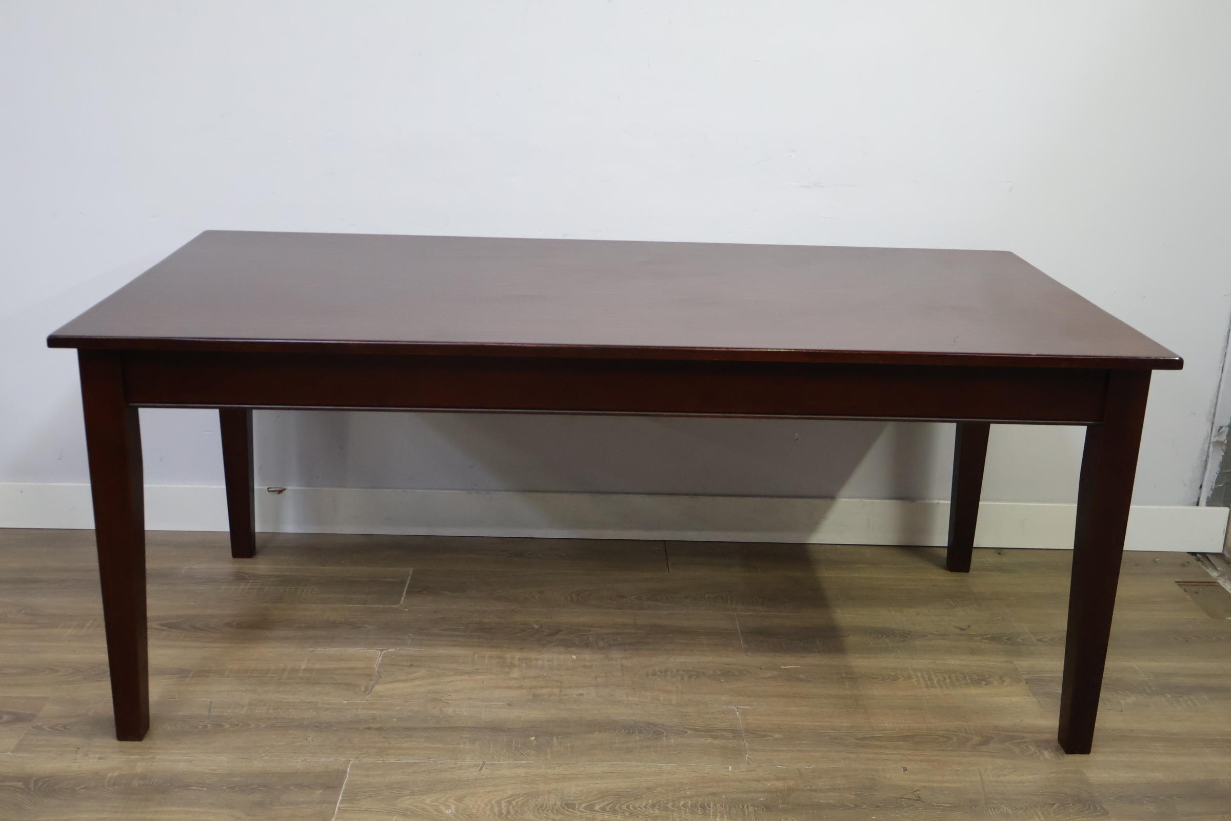 Houten eetkamertafel - 180 cm – foto 11 – kavel bij GSD Auctions, Zoeterwoude