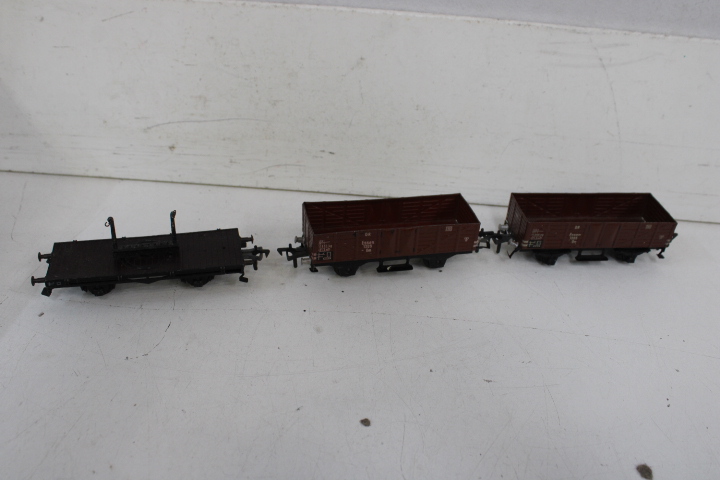 Modeltrein set met rails en containerwagons – foto 11 – kavel bij GSD Auctions, Zoeterwoude
