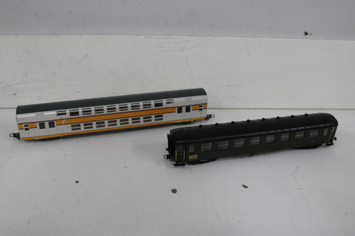 Modeltrein set met rails en containerwagons – foto 14 – kavel bij GSD Auctions, Zoeterwoude