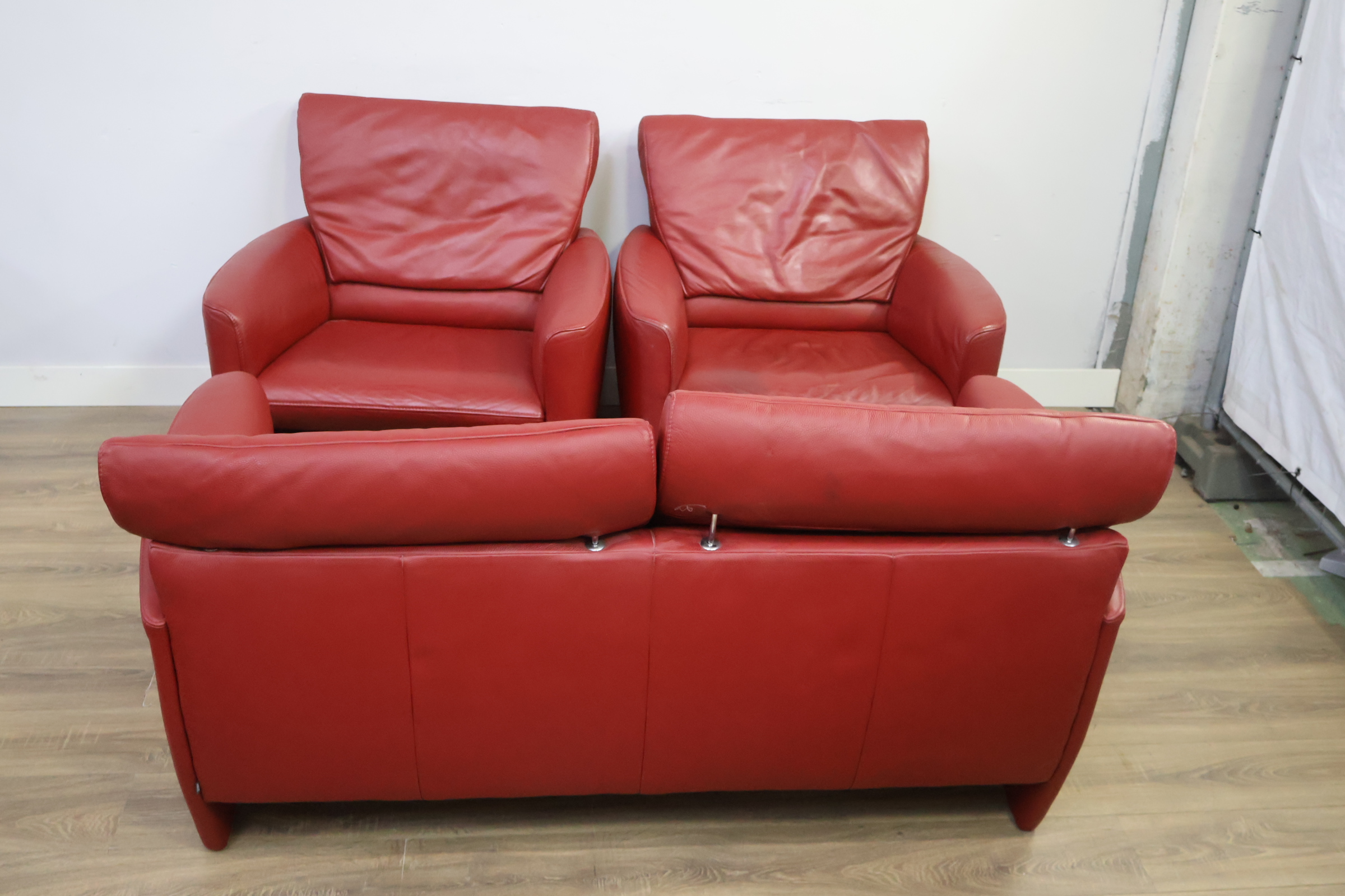 Jori Belgium Lederen zithoek met bank en 2 Fauteuils – foto 4 – kavel bij GSD Auctions, Zoeterwoude