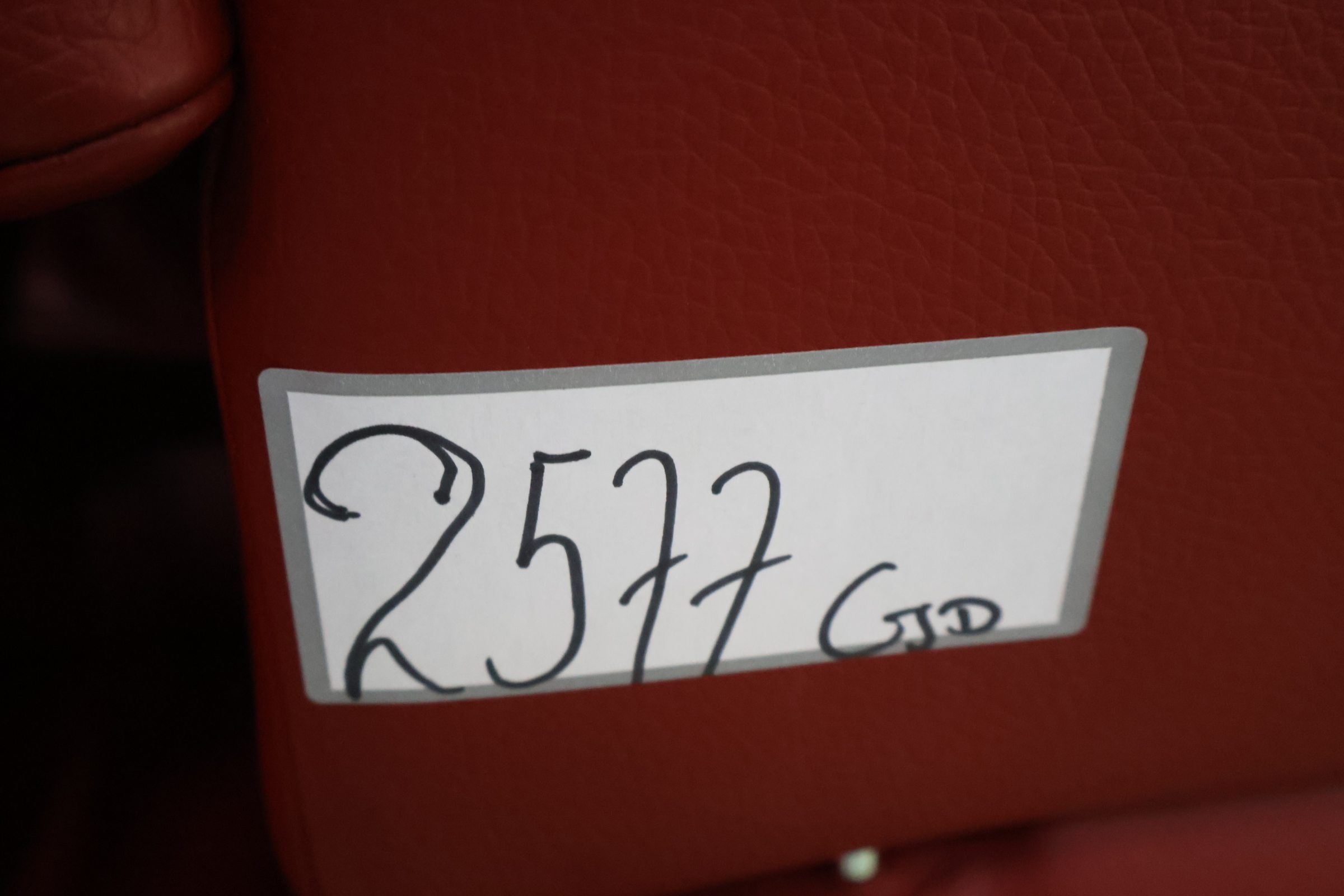 Jori Belgium Lederen zithoek met bank en 2 Fauteuils – foto 18 – kavel bij GSD Auctions, Zoeterwoude