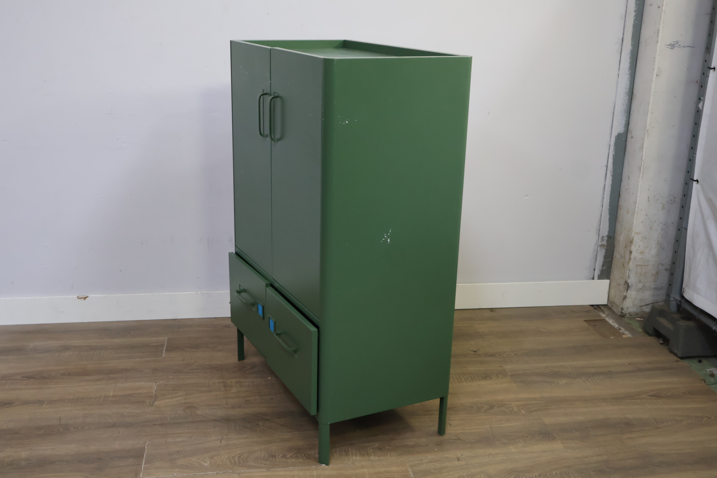 IKEA IDASEN Kast - Metaal – foto 11 – kavel bij GSD Auctions, Zoeterwoude