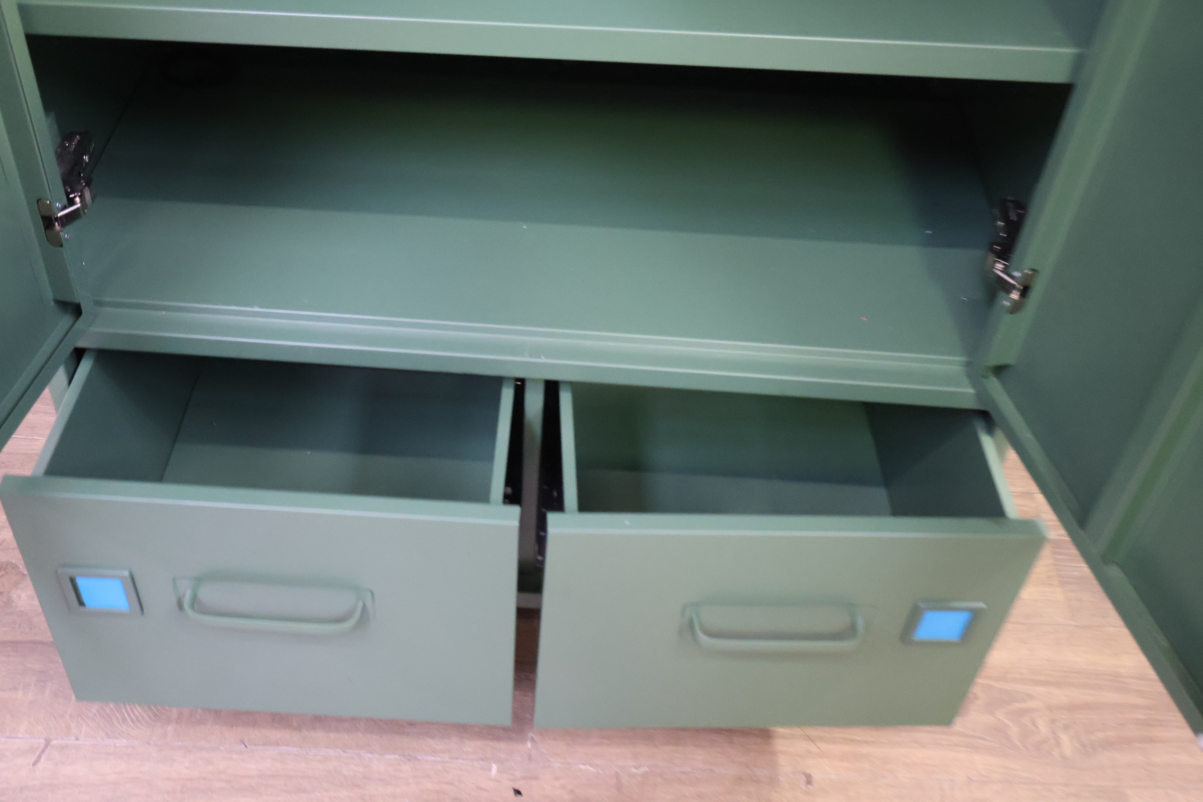 IKEA IDASEN Kast - Metaal – foto 15 – kavel bij GSD Auctions, Zoeterwoude