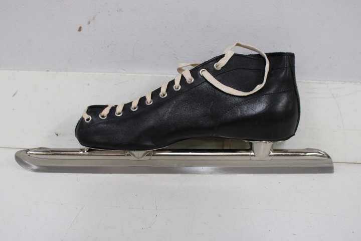 Viking vintage schaatsen set en vintage onderbindschaatsen set – foto 13 – kavel bij GSD Auctions, Zoeterwoude