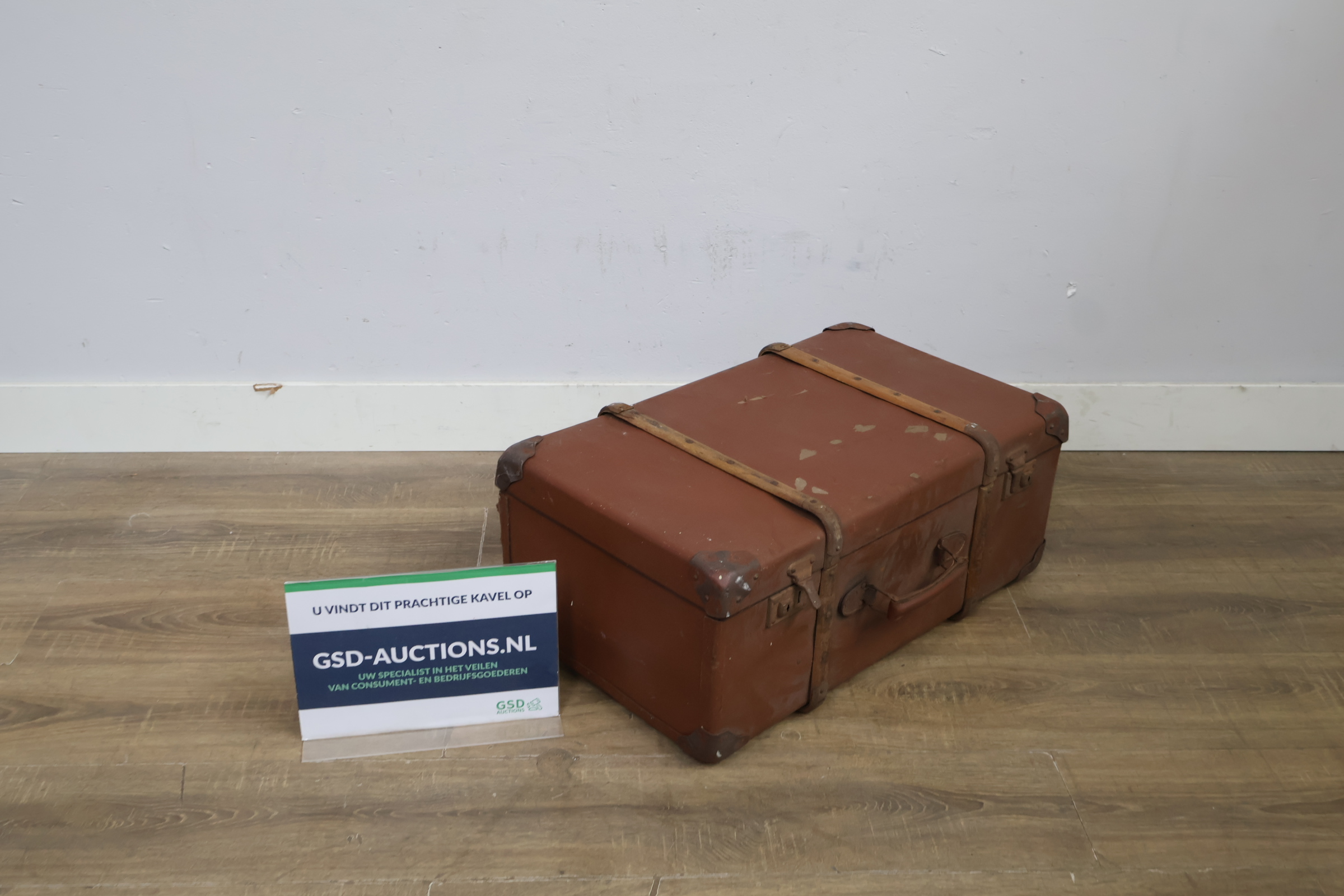 Vintage bruine reiskoffer – foto 2 – kavel bij GSD Auctions, Zoeterwoude