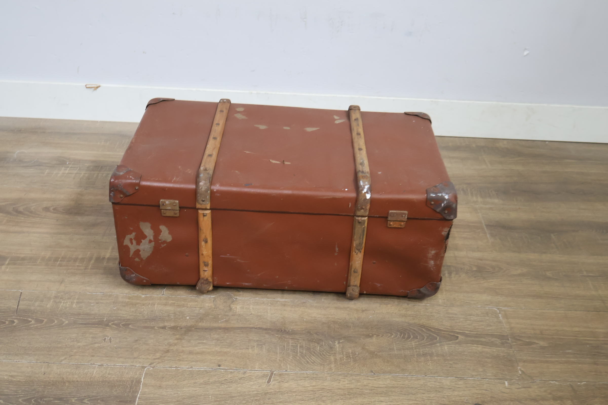 Vintage bruine reiskoffer – foto 4 – kavel bij GSD Auctions, Zoeterwoude