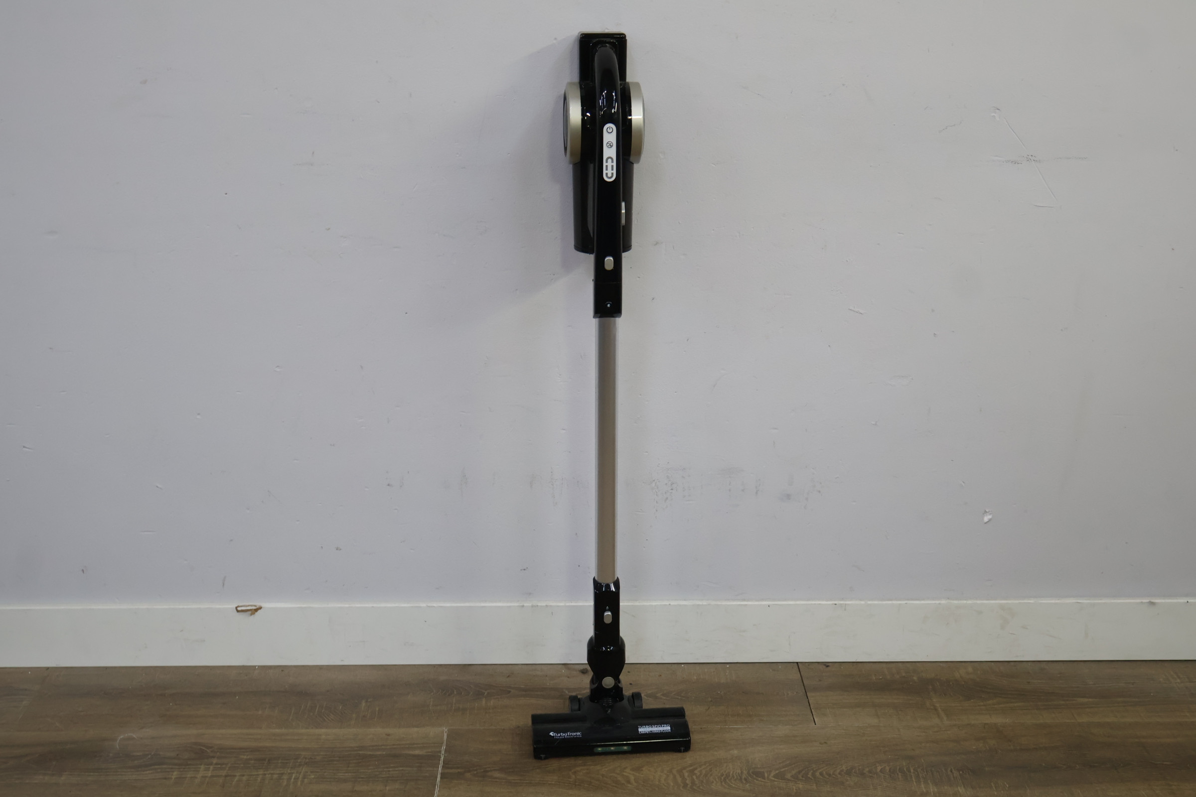 Turnotronic Draadloze steelstofzuiger – foto 3 – kavel bij GSD Auctions, Zoeterwoude
