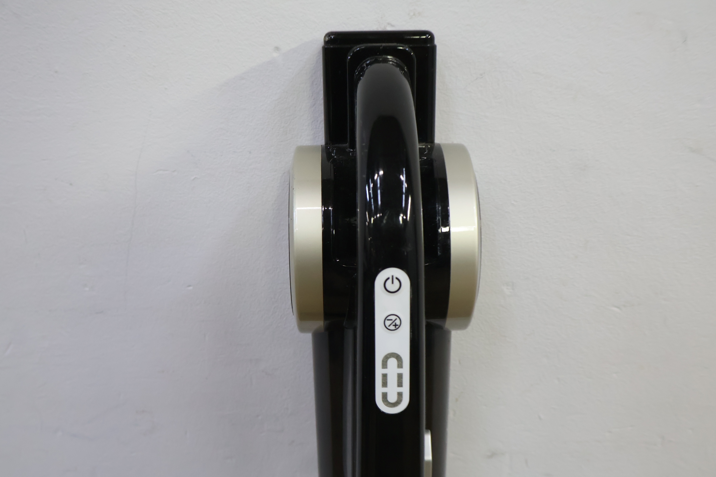 Turnotronic Draadloze steelstofzuiger – foto 5 – kavel bij GSD Auctions, Zoeterwoude