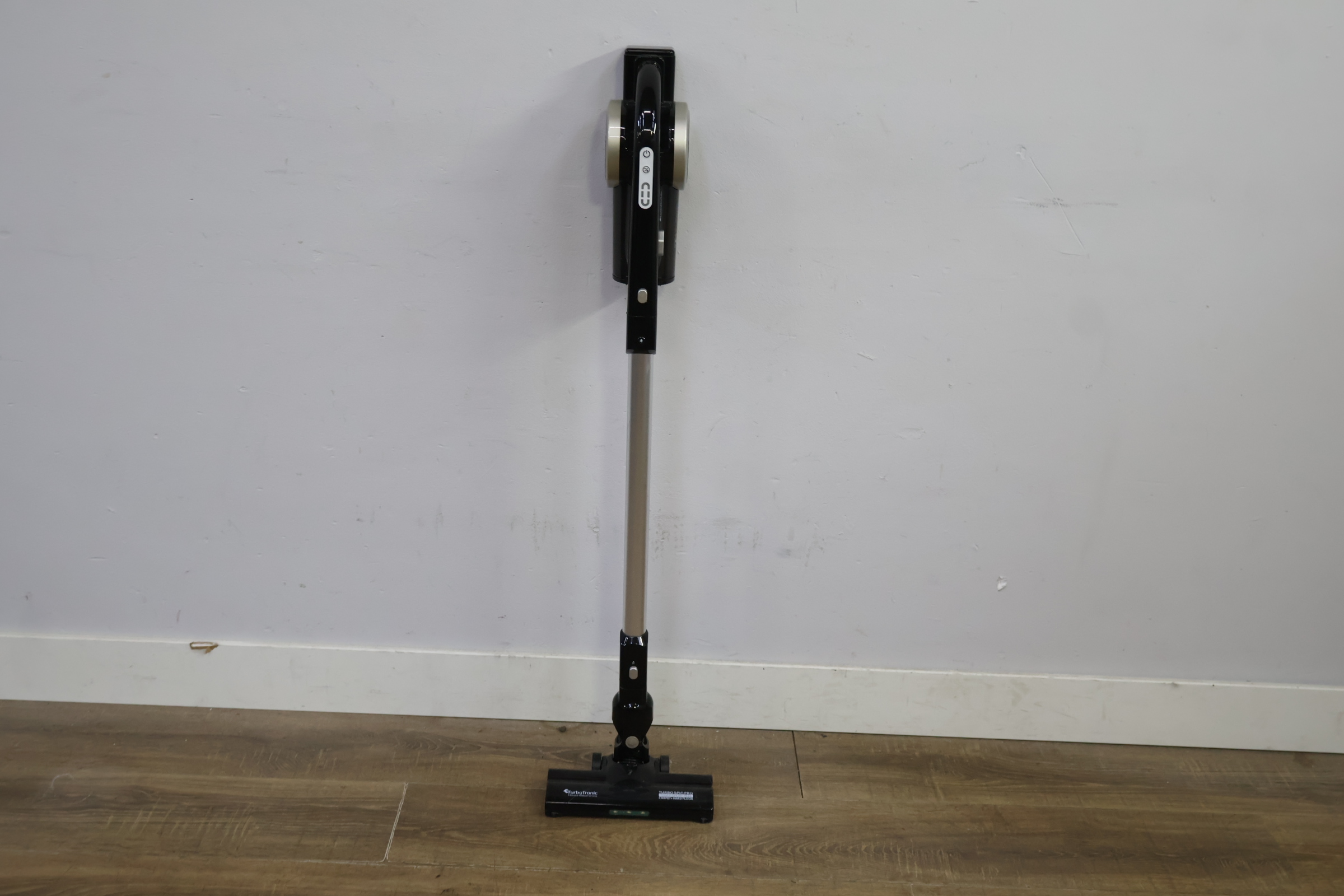 Turnotronic Draadloze steelstofzuiger – foto 14 – kavel bij GSD Auctions, Zoeterwoude