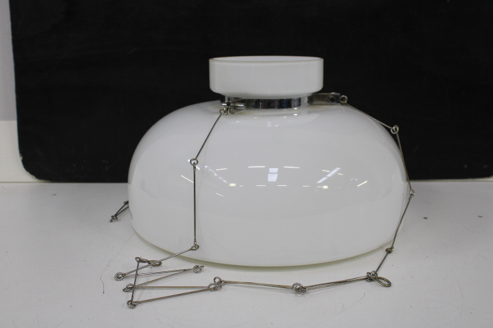 Vintage Glazen plafonnière met metalen ophangsysteem – foto 4 – kavel bij GSD Auctions, Zoeterwoude