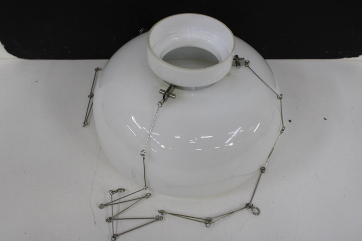 Vintage Glazen plafonnière met metalen ophangsysteem – foto 5 – kavel bij GSD Auctions, Zoeterwoude