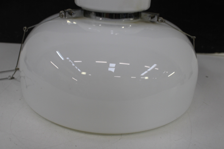 Vintage Glazen plafonnière met metalen ophangsysteem – foto 12 – kavel bij GSD Auctions, Zoeterwoude