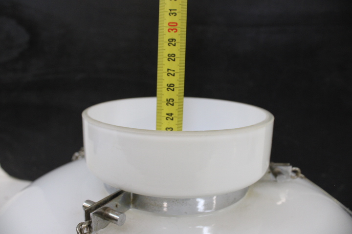 Vintage Glazen plafonnière met metalen ophangsysteem – foto 17 – kavel bij GSD Auctions, Zoeterwoude