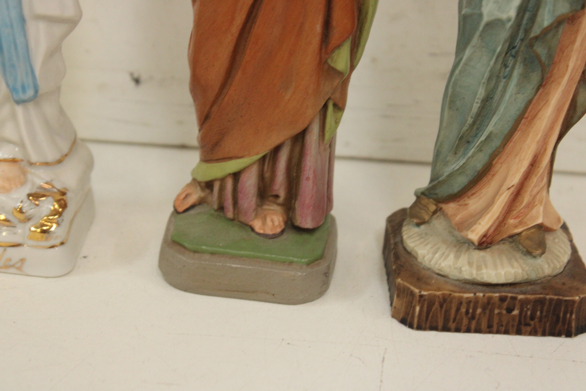 Set religieuze beeldjes van Maria, Joseph met kind – foto 6 – kavel bij GSD Auctions, Zoeterwoude