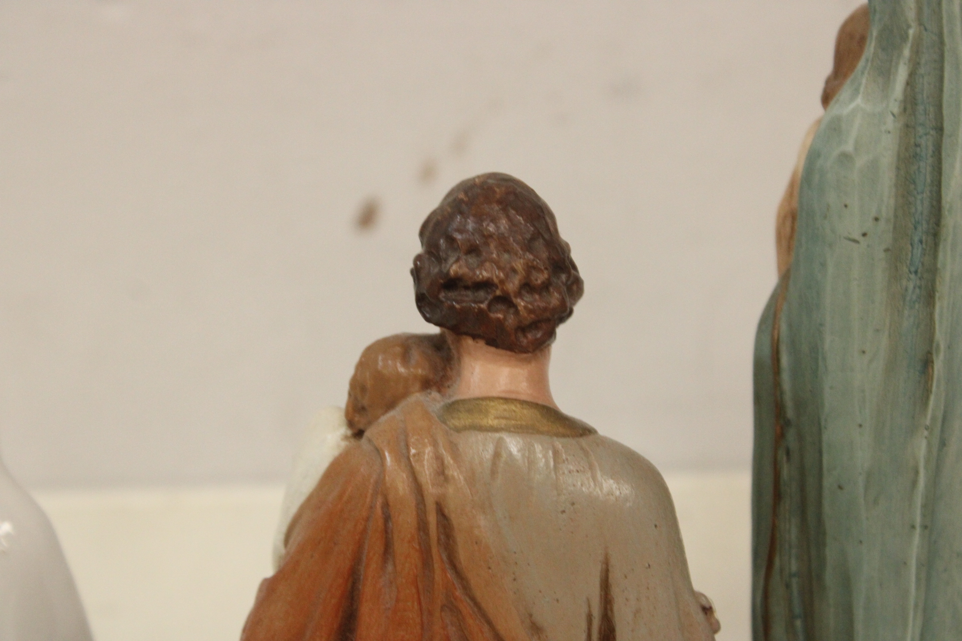 Set religieuze beeldjes van Maria, Joseph met kind – foto 13 – kavel bij GSD Auctions, Zoeterwoude