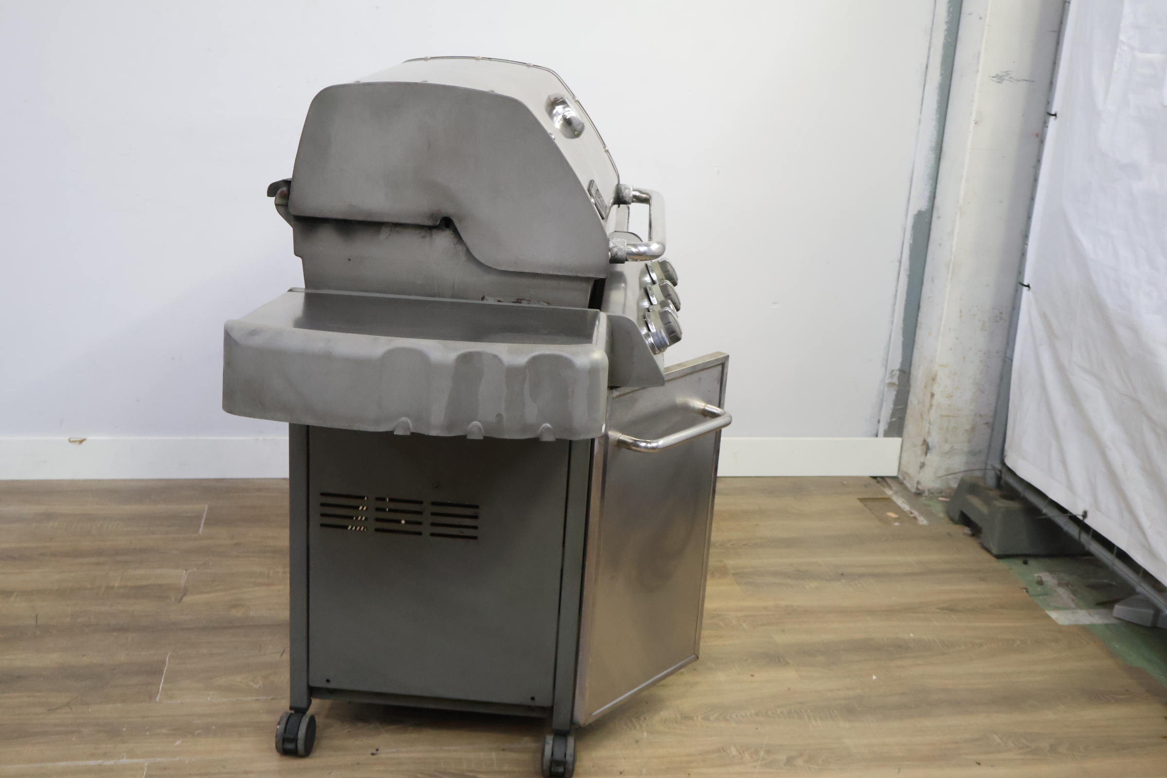Weber gasbarbecue – foto 4 – kavel bij GSD Auctions, Zoeterwoude
