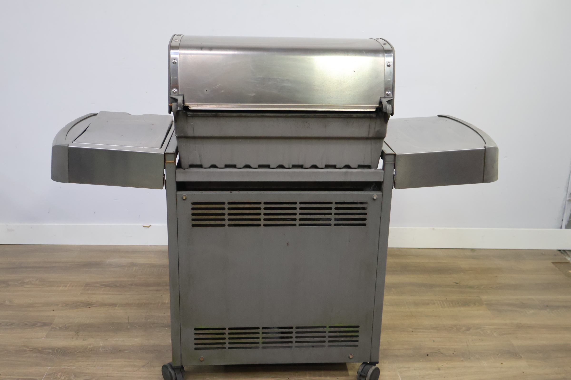 Weber gasbarbecue – foto 6 – kavel bij GSD Auctions, Zoeterwoude