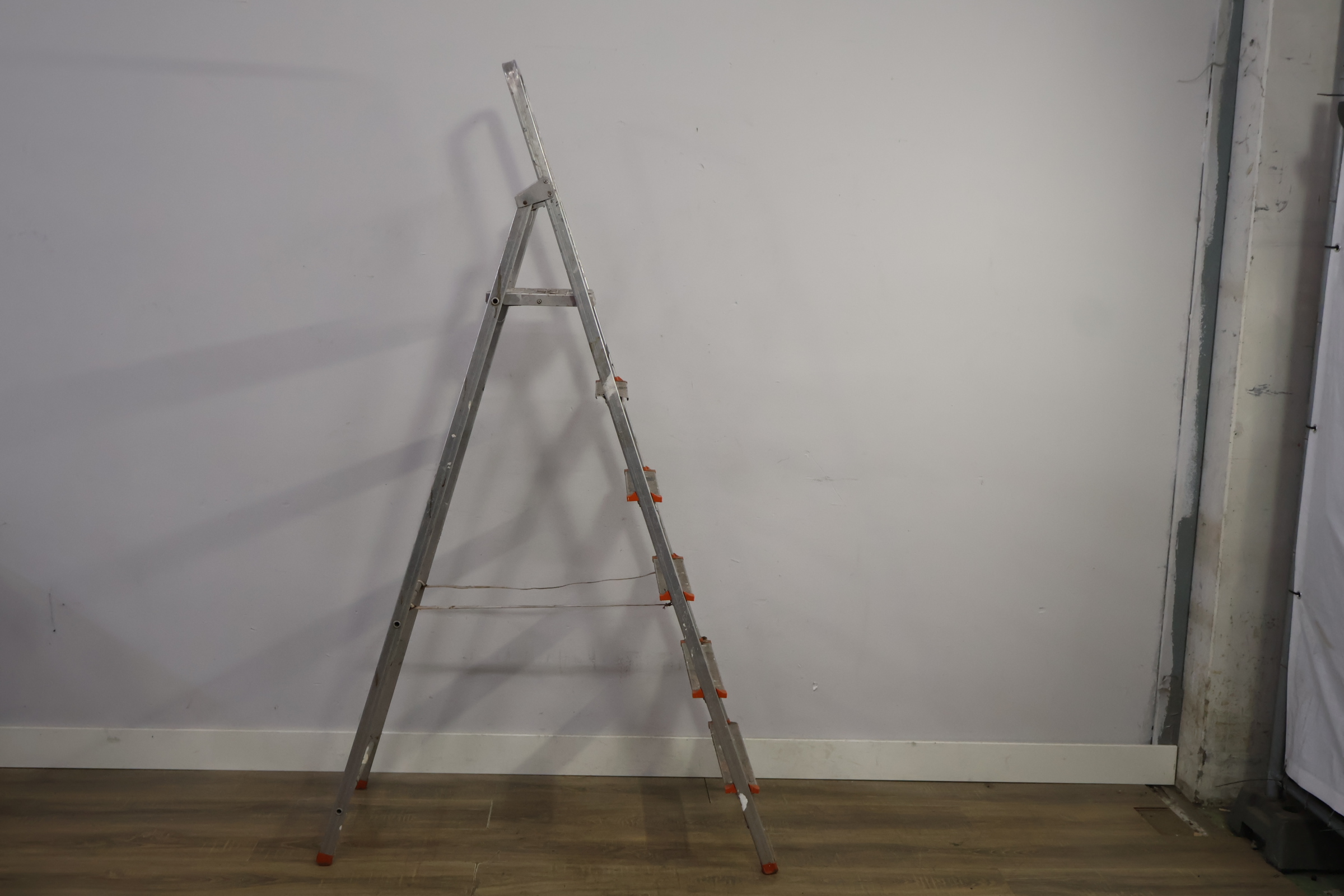 Grote Aluminium Ladder – foto 4 – kavel bij GSD Auctions, Zoeterwoude
