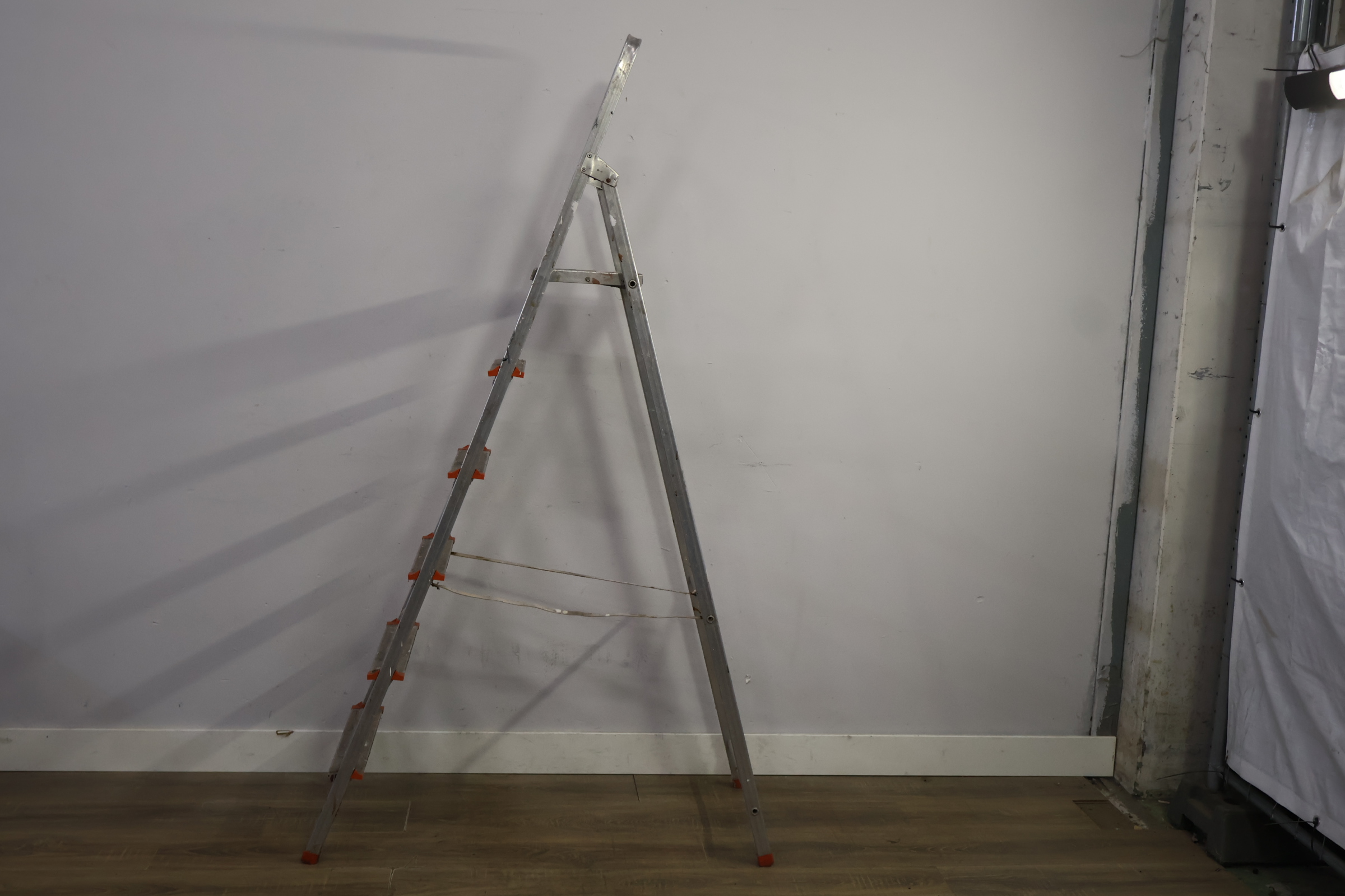 Grote Aluminium Ladder – foto 8 – kavel bij GSD Auctions, Zoeterwoude