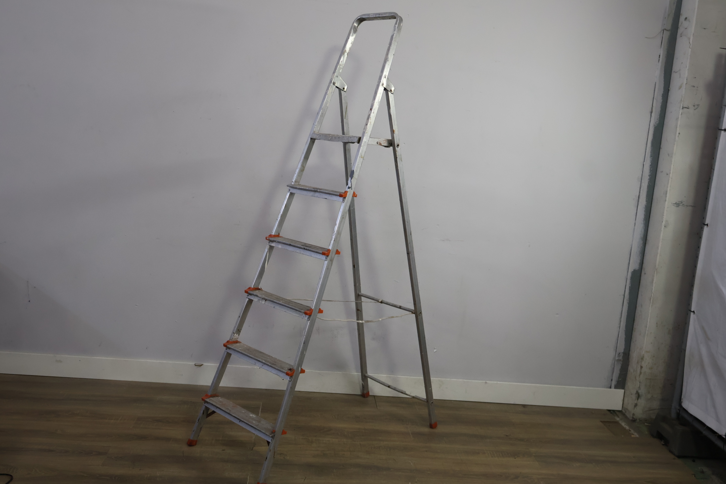 Grote Aluminium Ladder – foto 10 – kavel bij GSD Auctions, Zoeterwoude
