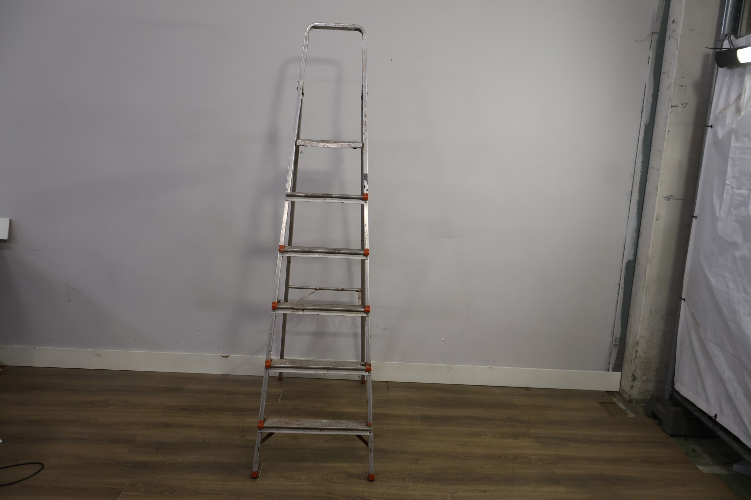 Grote Aluminium Ladder – foto 12 – kavel bij GSD Auctions, Zoeterwoude
