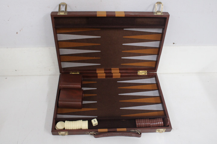 Bordspellen met Scrabble, Monopoly, Rummikub – foto 4 – kavel bij GSD Auctions, Zoeterwoude