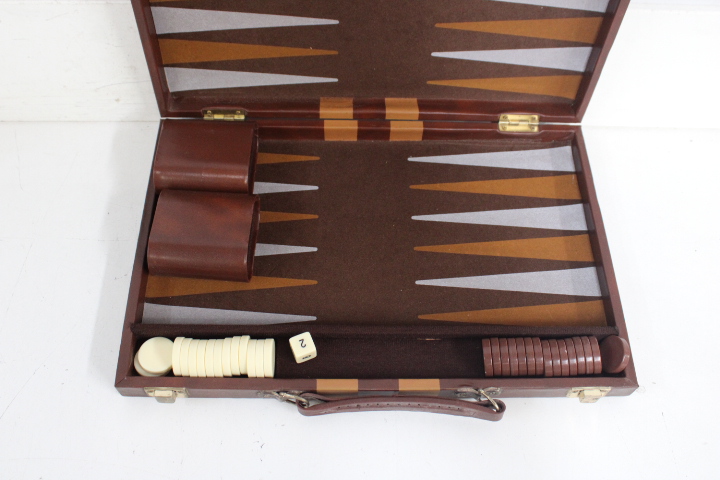 Bordspellen met Scrabble, Monopoly, Rummikub – foto 5 – kavel bij GSD Auctions, Zoeterwoude