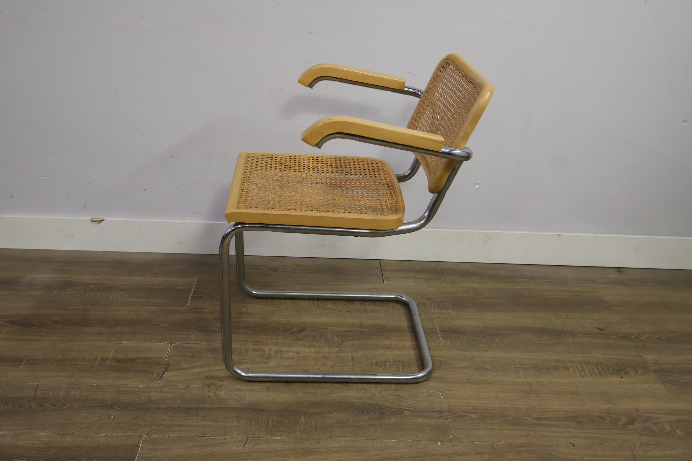 Marcel Breuer Eetkamerstoel – foto 8 – kavel bij GSD Auctions, Zoeterwoude