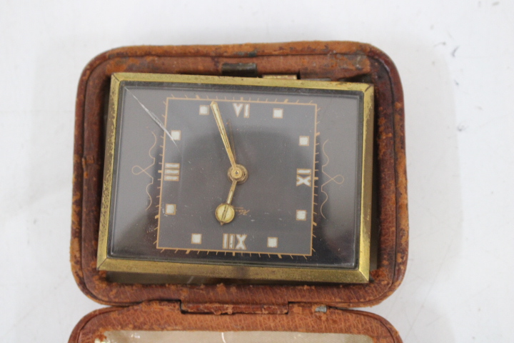 Set van zeven kleine reisklokken en tafelklokken – foto 7 – kavel bij GSD Auctions, Zoeterwoude