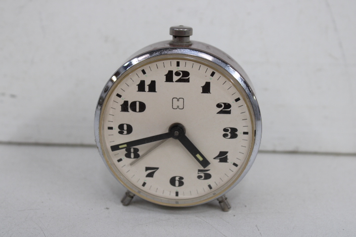 Set van zeven kleine reisklokken en tafelklokken – foto 14 – kavel bij GSD Auctions, Zoeterwoude