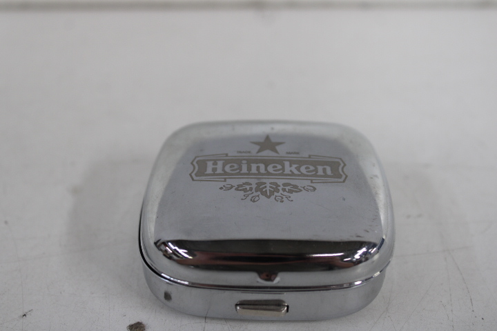 Set van zeven kleine reisklokken en tafelklokken – foto 17 – kavel bij GSD Auctions, Zoeterwoude