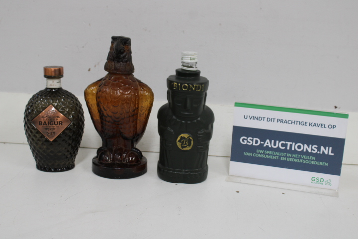 Set van 3 vintage gedecoreerde glazen flessen (Leeg) – foto 2 – kavel bij GSD Auctions, Zoeterwoude