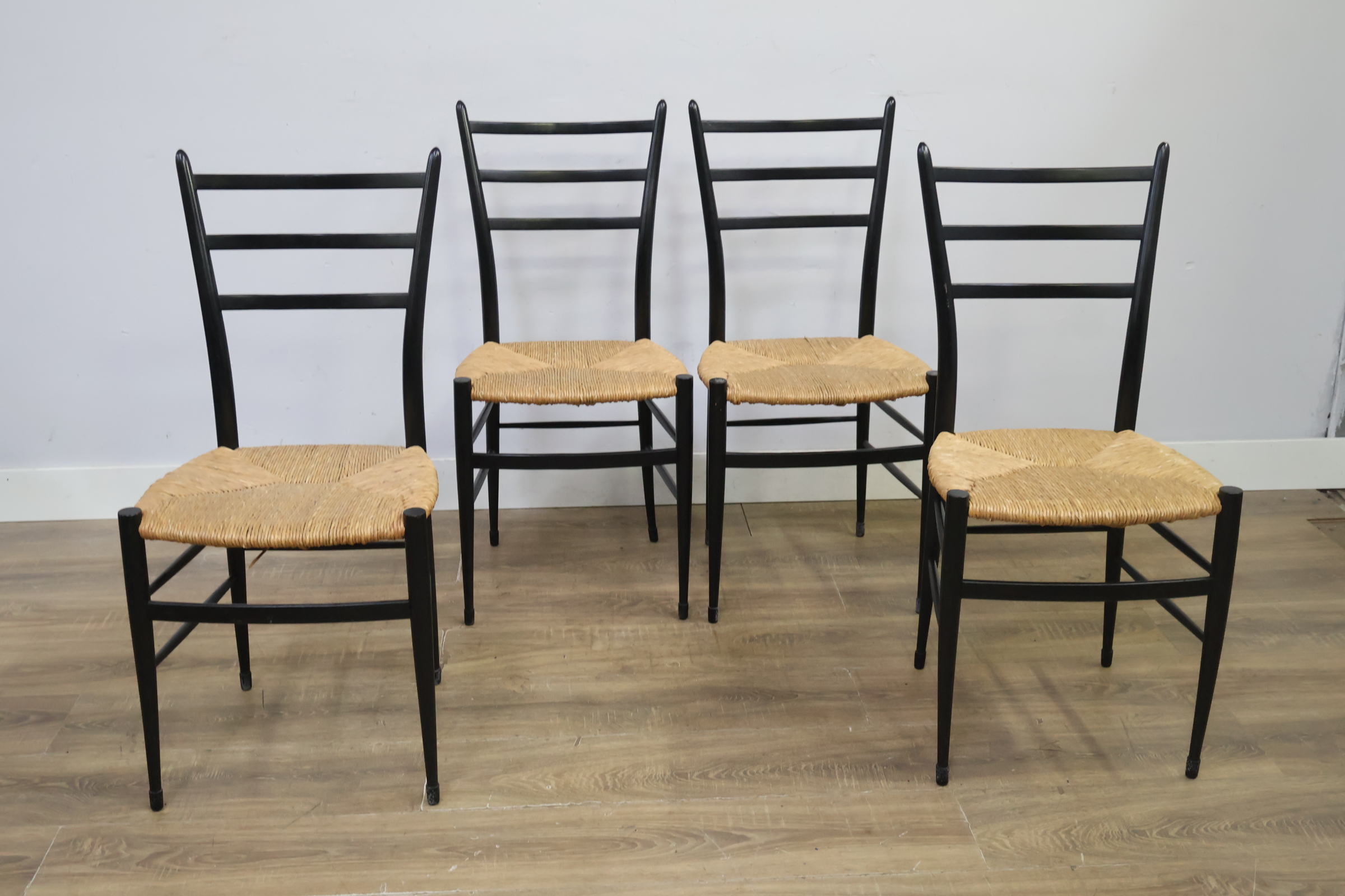 Set of 4 Chiavari Spinetto dining chairs - Vintage Jaren '50 – foto 11 – kavel bij GSD Auctions, Zoeterwoude