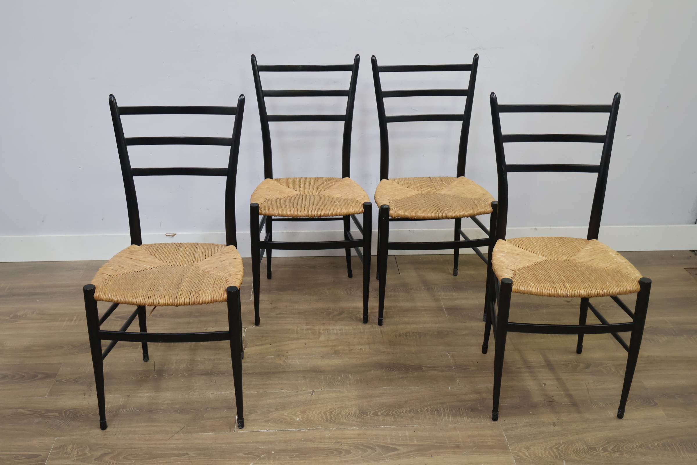 Set of 4 Chiavari Spinetto dining chairs - Vintage Jaren '50 – foto 12 – kavel bij GSD Auctions, Zoeterwoude