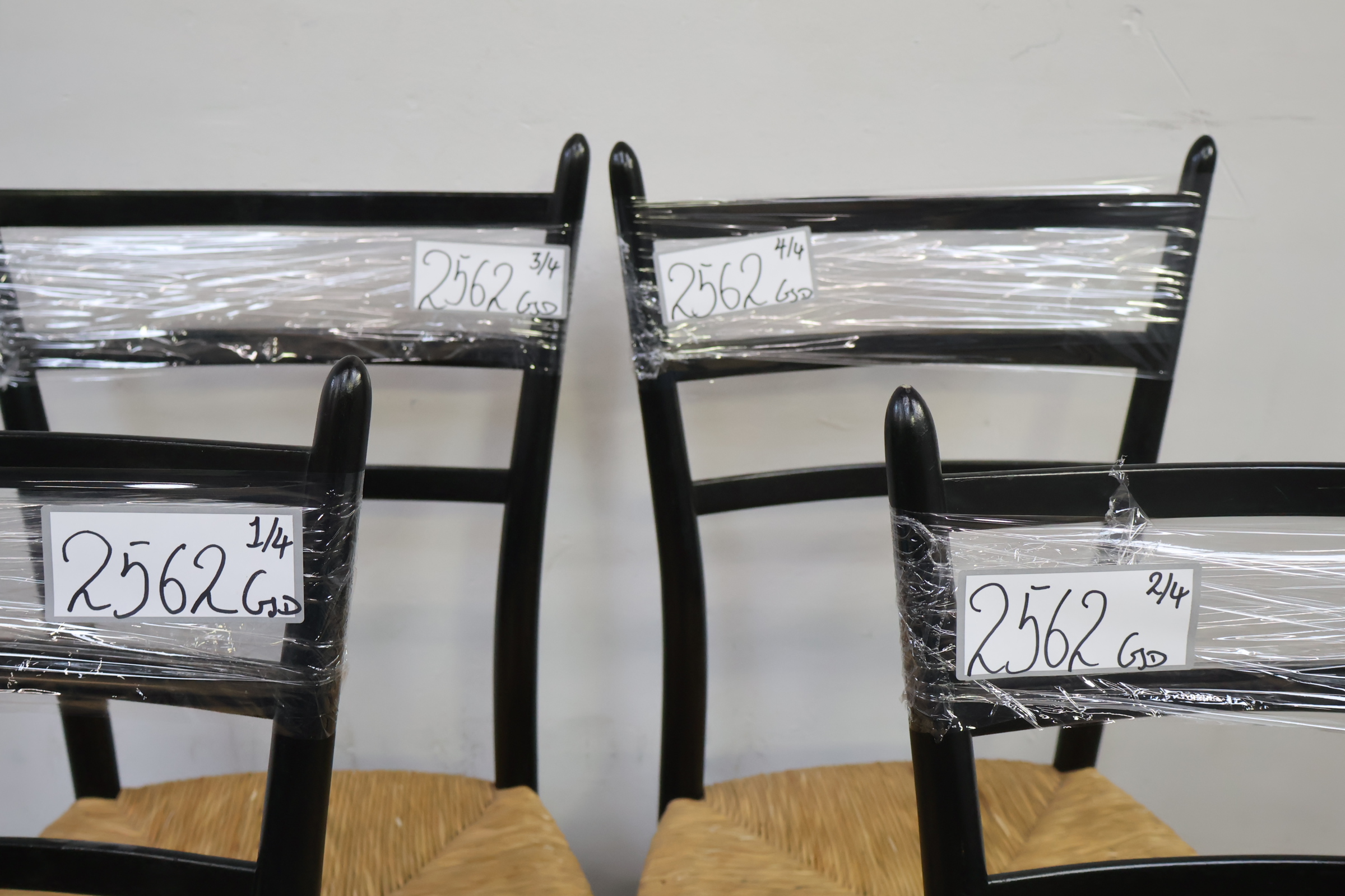 Set of 4 Chiavari Spinetto dining chairs - Vintage Jaren '50 – foto 18 – kavel bij GSD Auctions, Zoeterwoude
