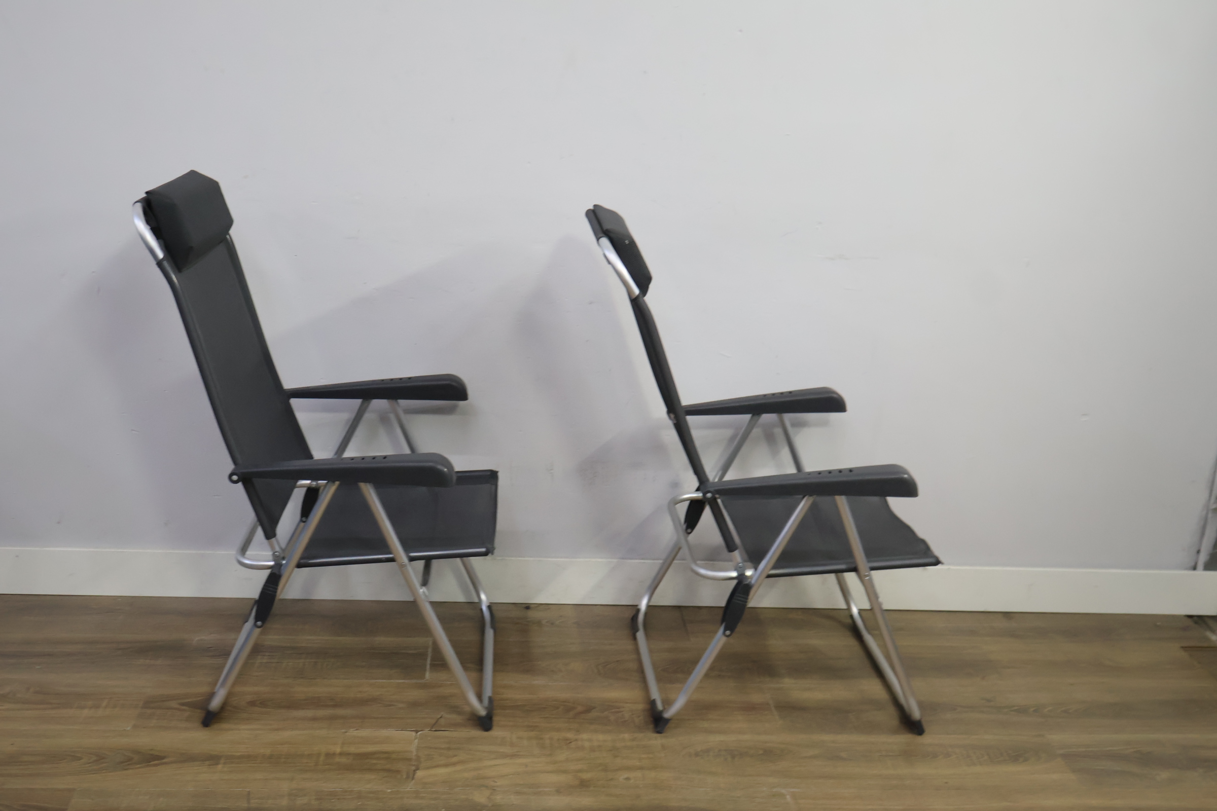Set van 2 tuinstoelen – foto 3 – kavel bij GSD Auctions, Zoeterwoude