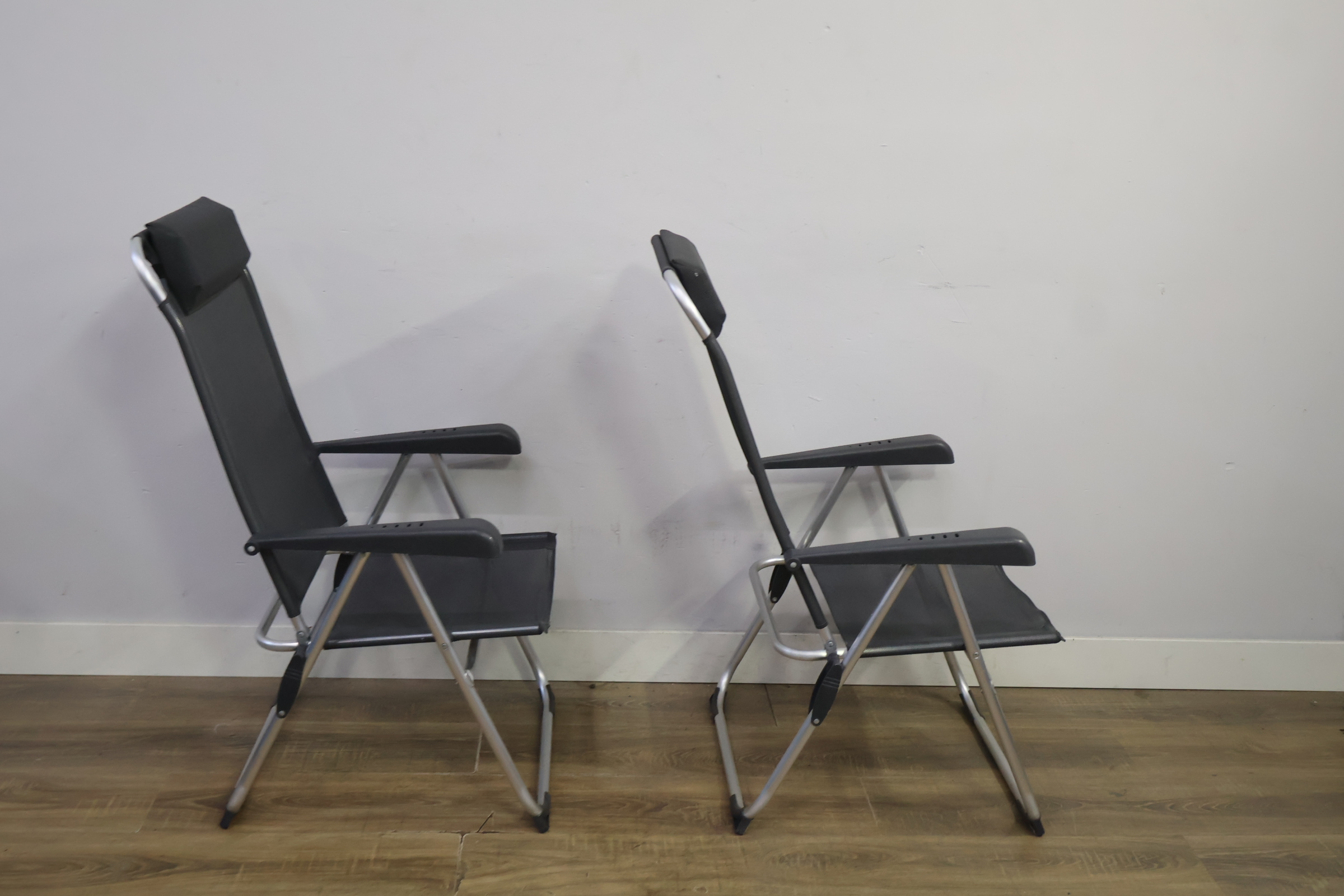 Set van 2 tuinstoelen – foto 4 – kavel bij GSD Auctions, Zoeterwoude