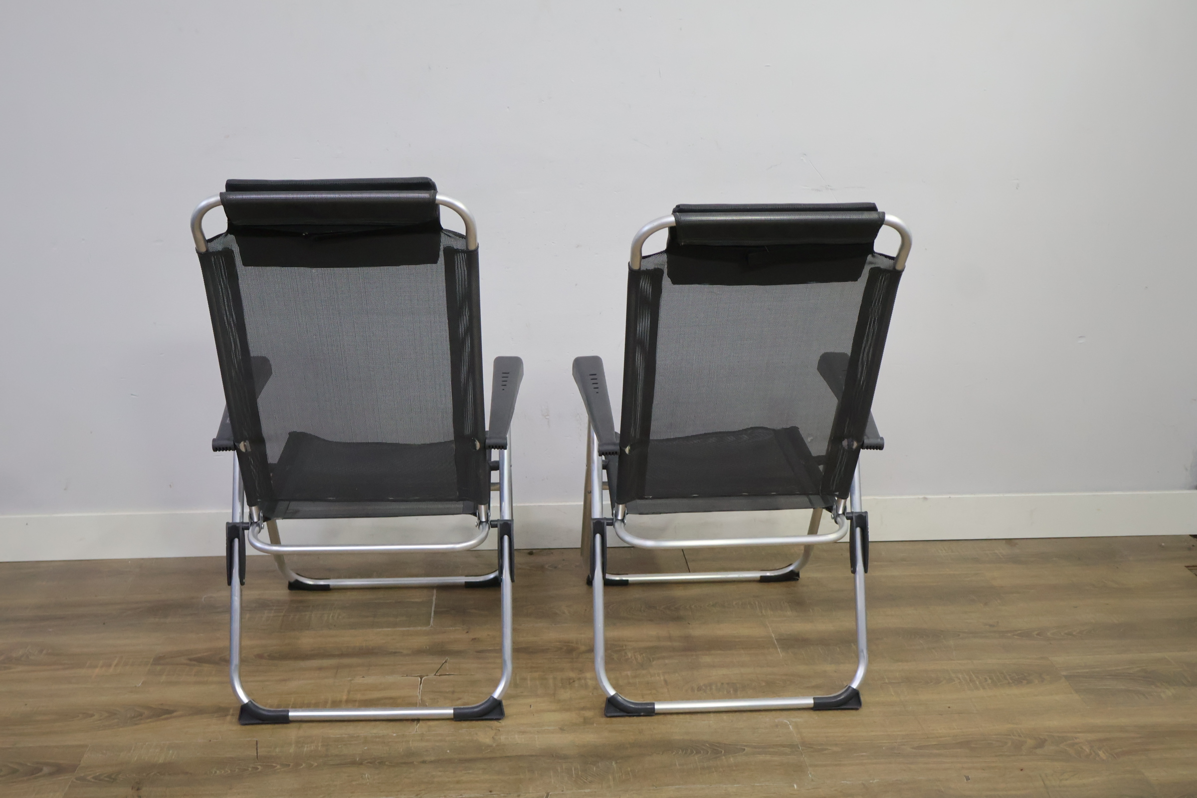 Set van 2 tuinstoelen – foto 5 – kavel bij GSD Auctions, Zoeterwoude