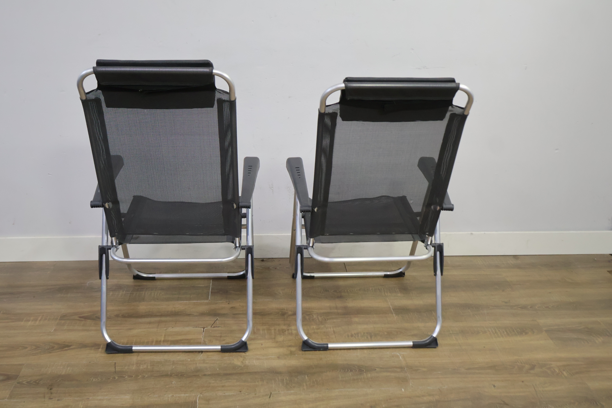 Set van 2 tuinstoelen – foto 6 – kavel bij GSD Auctions, Zoeterwoude