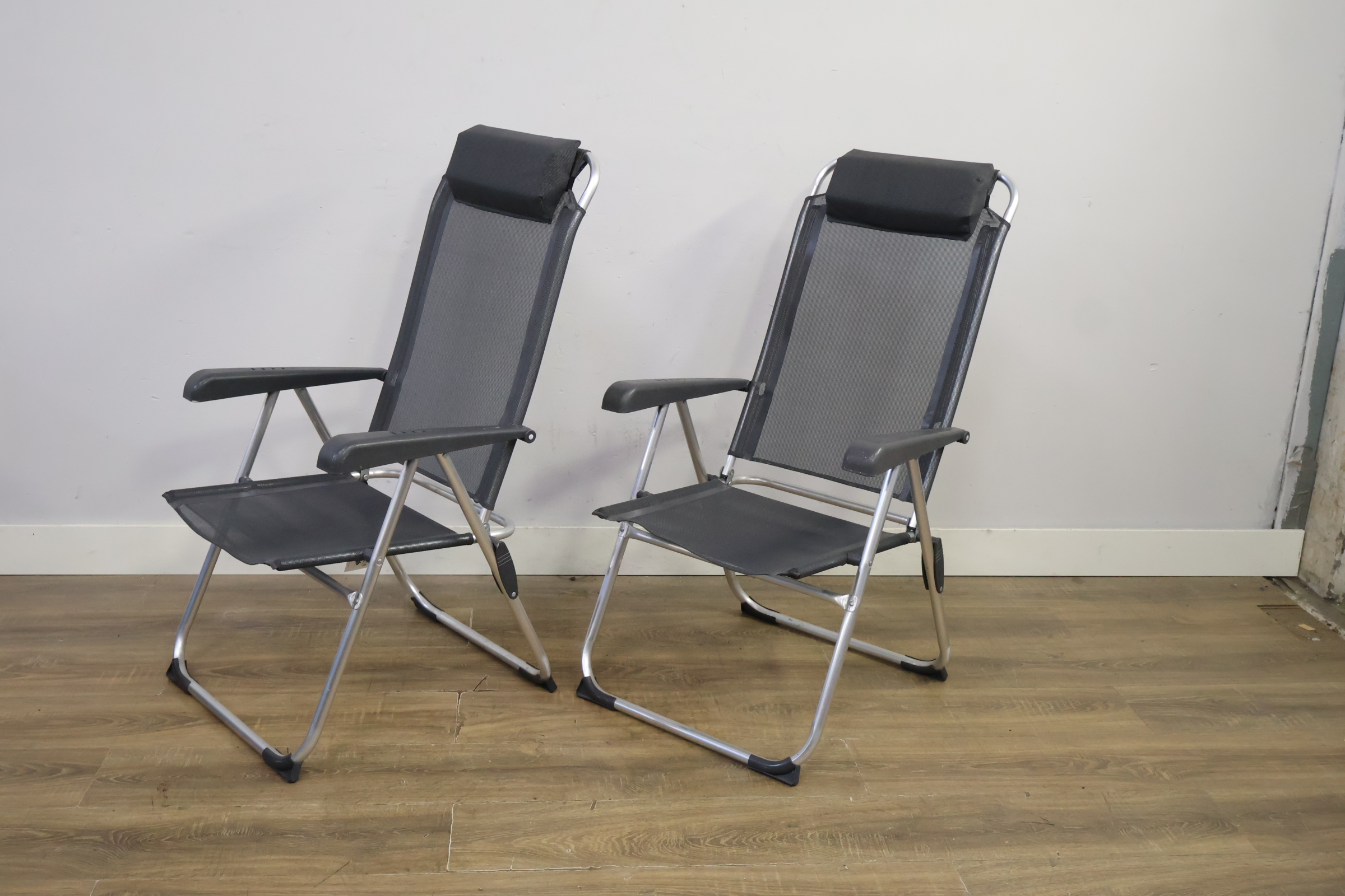 Set van 2 tuinstoelen – foto 9 – kavel bij GSD Auctions, Zoeterwoude