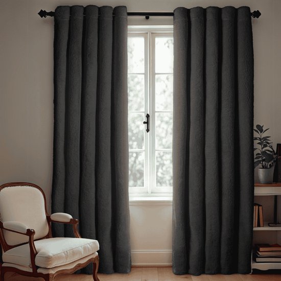 Teddy verduisterende overgordijnen zwart-ringen-150x250cm – kavel bij GSD Auctions, Zoeterwoude