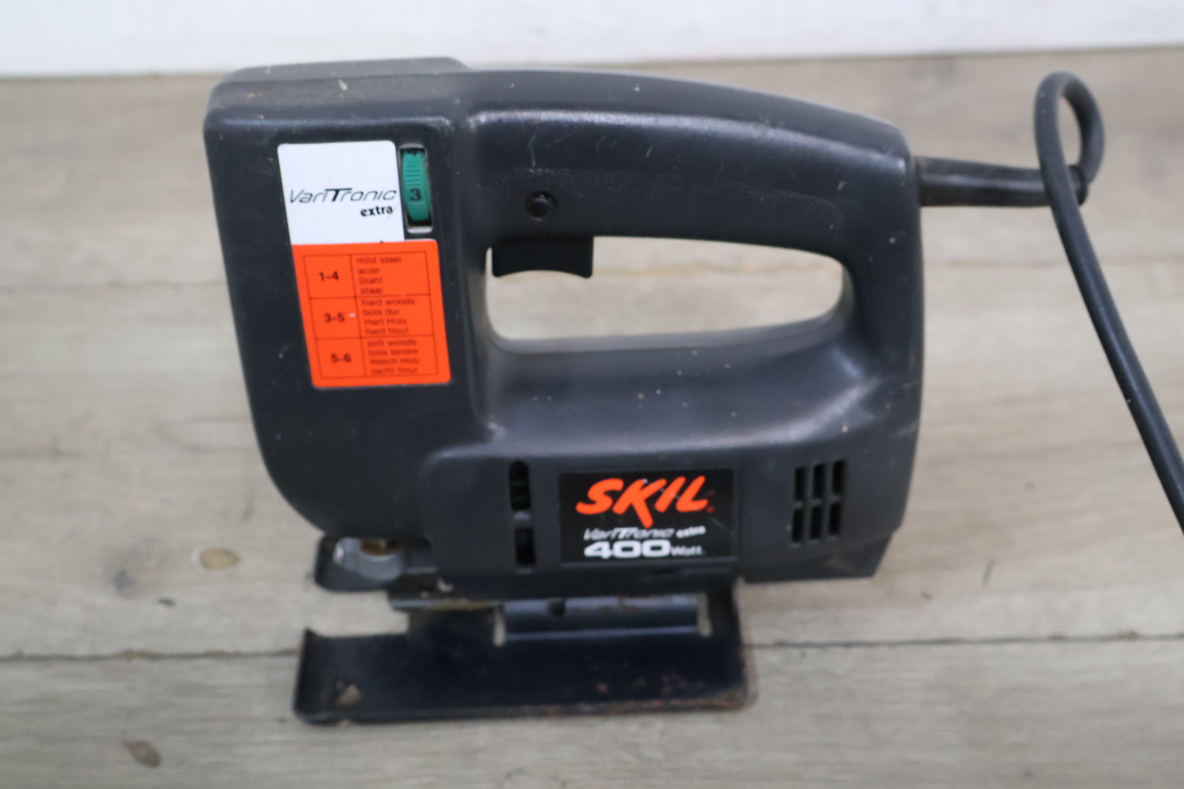 Skil VarTronic extra 400 Watt decoupeerzaag' – foto 4 – kavel bij GSD Auctions, Zoeterwoude