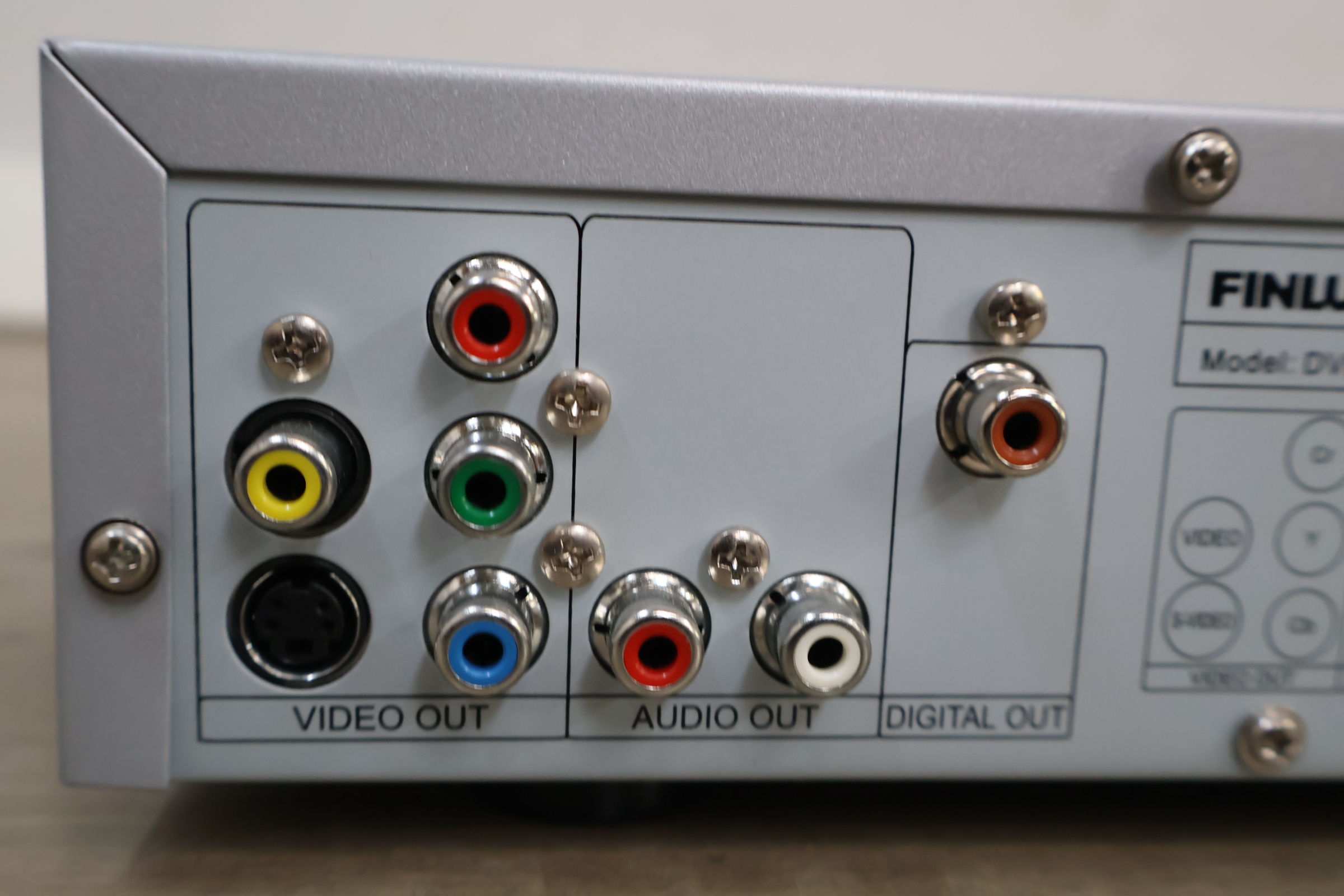 Finlux DVD speler DVD212' – foto 9 – kavel bij GSD Auctions, Zoeterwoude
